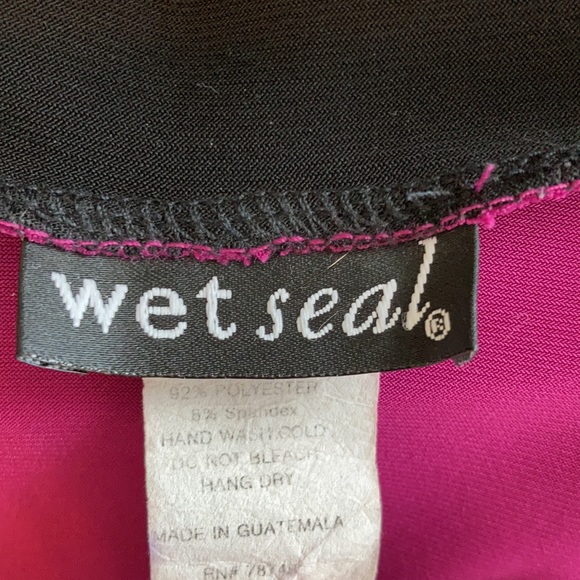 Short Sleeve V-neck Dress - Picture 6 of 8